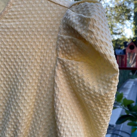 Vintage-Inspired Yellow Textured Midi Dress - Picture 3 of 4